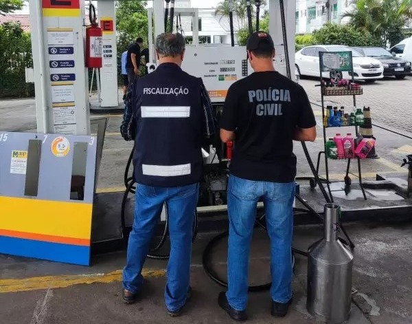 Foram fiscalizadas bombas de combustíveis em oito cidades de SC – Foto: Imetrosc/ND/Demais FM