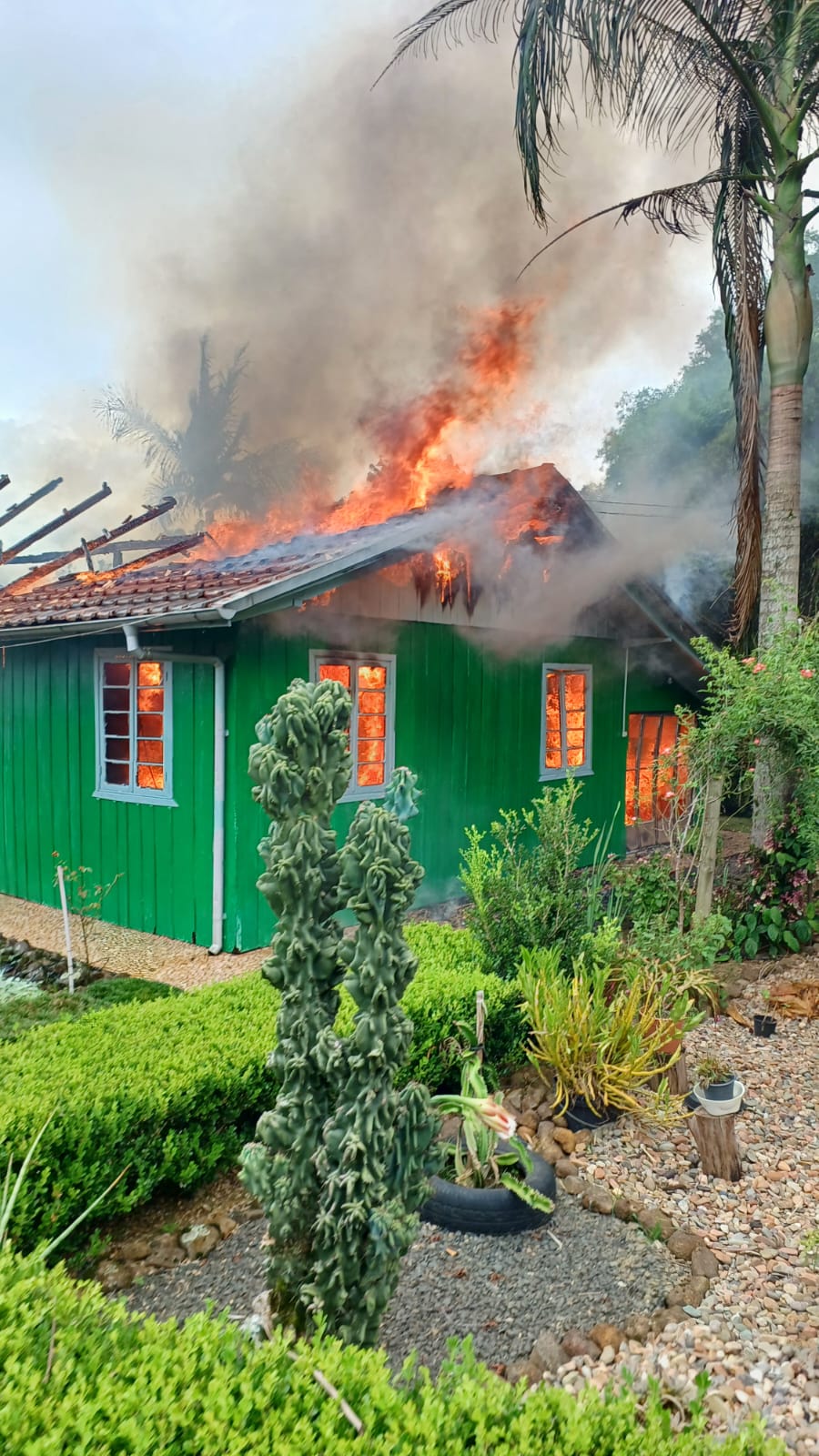 Incêndio destrói residência no interior de Taió