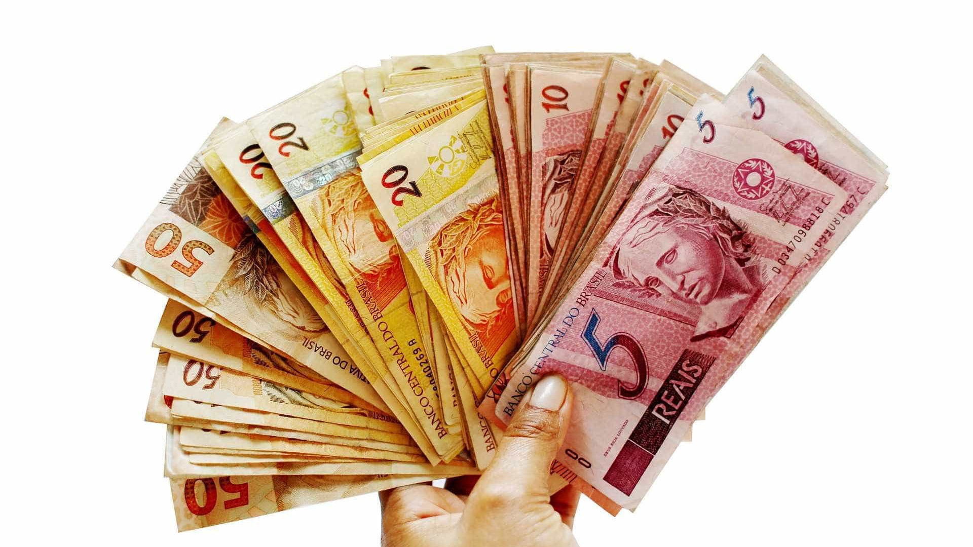 Governo Federal prevê salário mínimo de R$ 1.502 em 2025