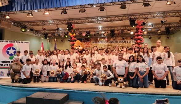 Os alunos formados fazem parte de quatro escolas diferentes (Foto: Reprodução/PM/Demais FM).