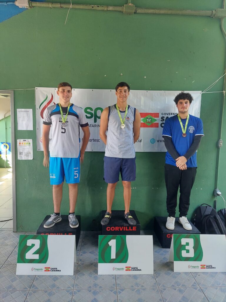 Pablo de Melo 2° colocado do arremesso de peso.