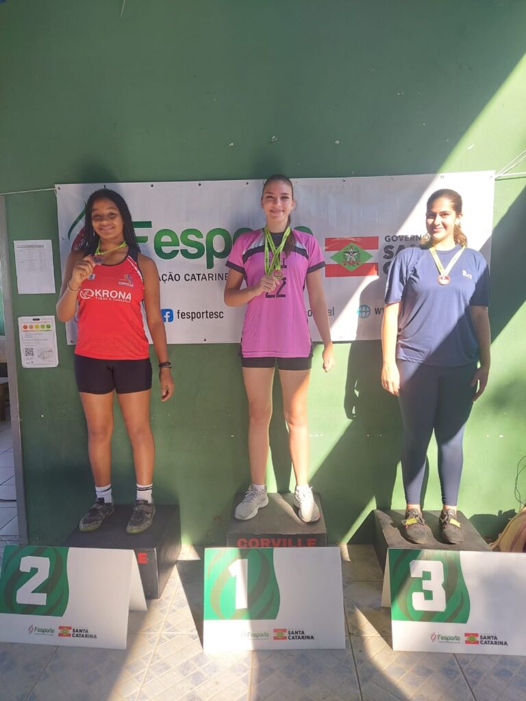 Lauani Dolla, vice-campeã no arremesso de peso e Campeã no Lançamento do Disco.