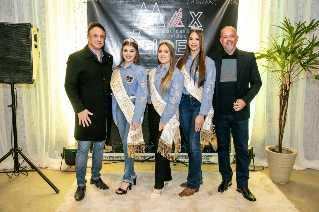 Crédito: Foto Venturi. Max Lider, rainha e princesas da 1ª AgroShow Itaiópolis.