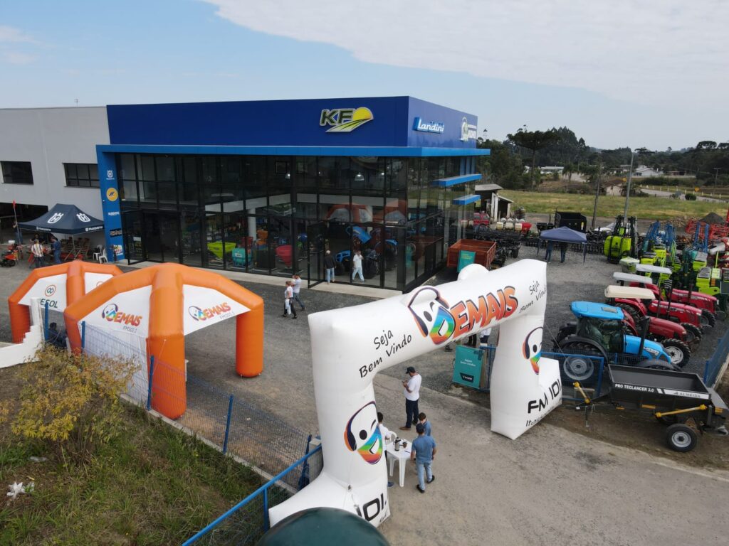 Blitz da Demais FM - Agropecuária Rudnik - Moema - Itaiópolis.