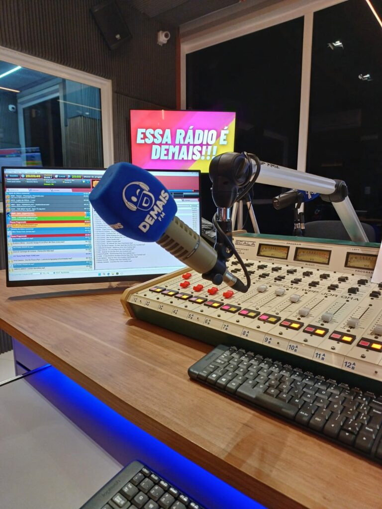 Novos estúdios da Demais FM Planalto Norte.