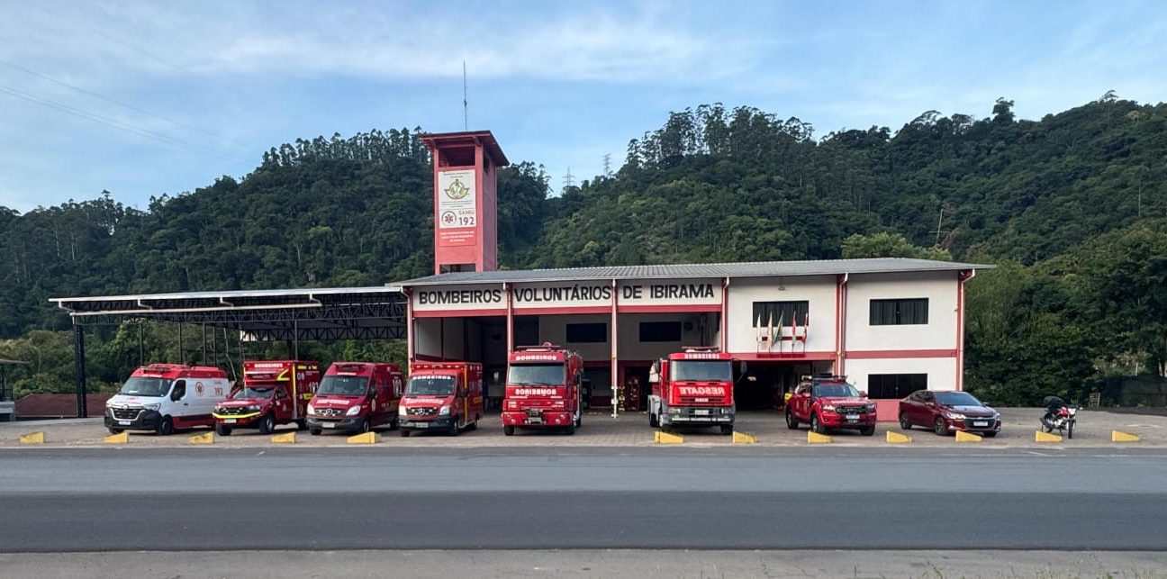 Bombeiros Voluntários de Ibirama participam do programa Você Decide para modernizar caminhão de combate a incêndios.