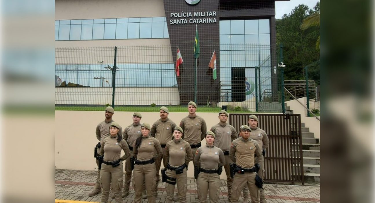 Novos policiais militares em formatura para atuar no Vale Norte de Santa Catarina.