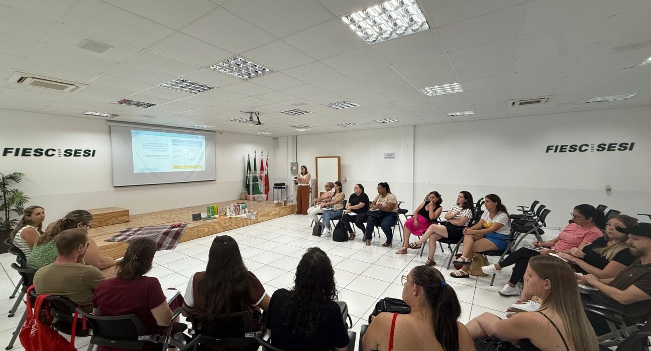 Professores da rede municipal de Ibirama participam de encontro de formação do Pro-LEEI.